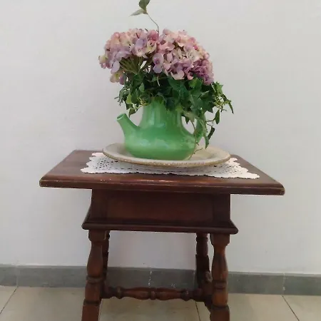 Villetta Le Rondini Homestay *